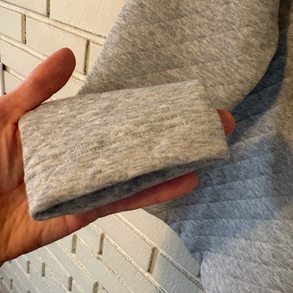 NWT Eddie Bauer Light Gray Quilted Top | Womens Medium - Picture 7 of 8